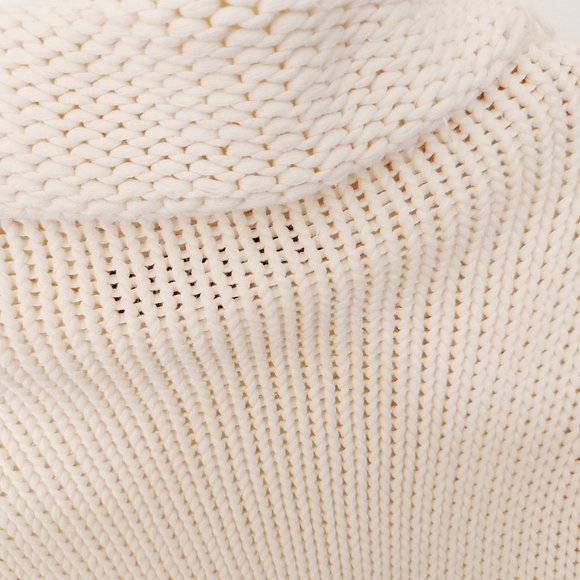 🍁Cream/ecru chunky turtleneck knit sweater 🍂 - Picture 2 of 3